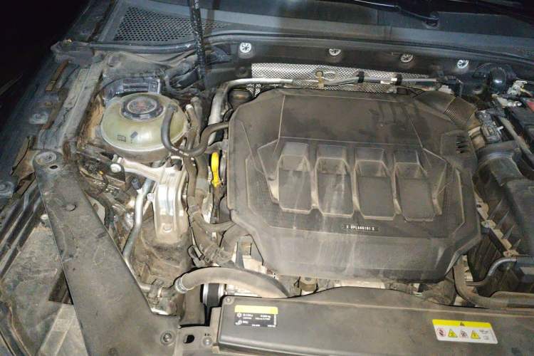 Used Volkswagen Magotan 2021 330TSI DSG 30th Anniversary Edition Engine Bay Right
