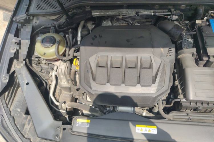 Used Volkswagen Magotan 2021 330TSI DSG 30th Anniversary Edition Engine Bay Right