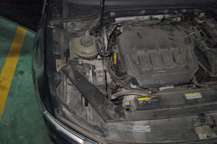 Used Volkswagen Magotan 2021 330TSI DSG 30th Anniversary Edition Engine Bay Right