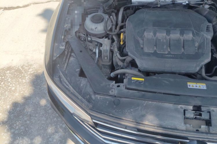 Used Volkswagen Magotan 2021 330TSI DSG 30th Anniversary Edition Engine Bay Right