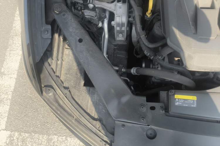 Used Volkswagen Magotan 2021 330TSI DSG 30th Anniversary Edition Engine Bay Right