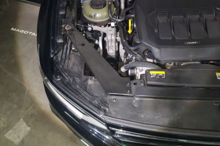 Used Volkswagen Magotan 2021 330TSI DSG 30th Anniversary Edition Engine Bay Right