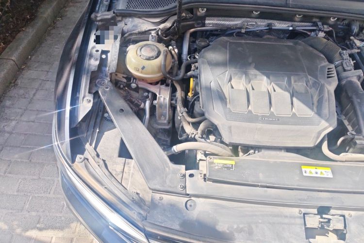 Used Volkswagen Magotan 2021 330TSI DSG 30th Anniversary Edition Engine Bay Right