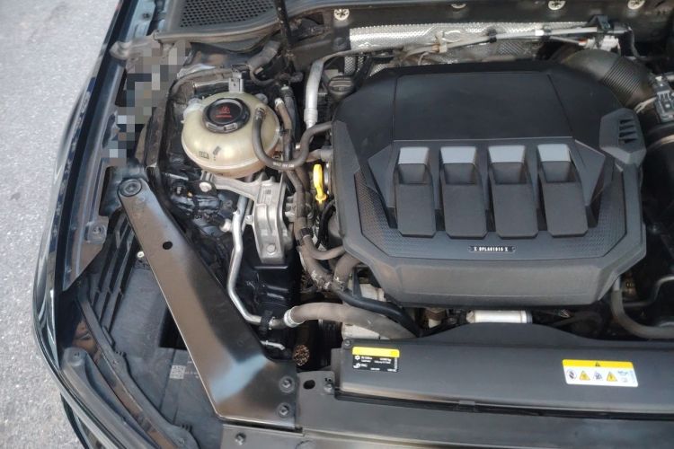 Used Volkswagen Magotan 2021 330TSI DSG 30th Anniversary Edition Engine Bay Right