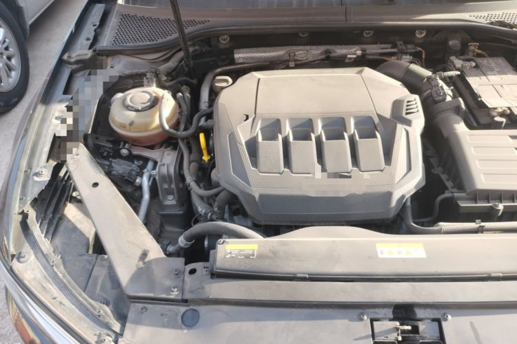 Used Volkswagen Magotan 2021 330TSI DSG 30th Anniversary Edition Engine Bay Right