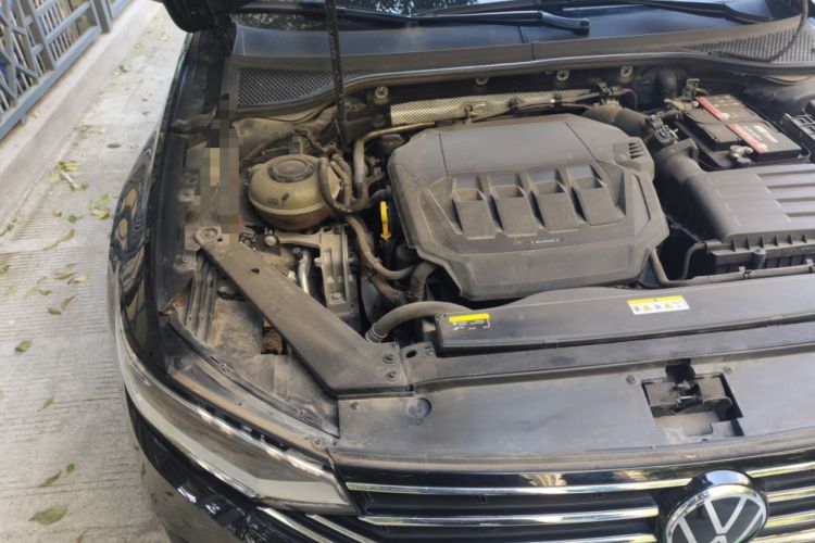 Used Volkswagen Magotan 2021 330TSI DSG 30th Anniversary Edition Engine Bay Right