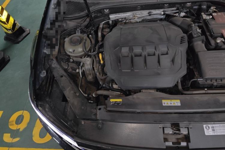 Used Volkswagen Magotan 2021 330TSI DSG 30th Anniversary Edition Engine Bay Right