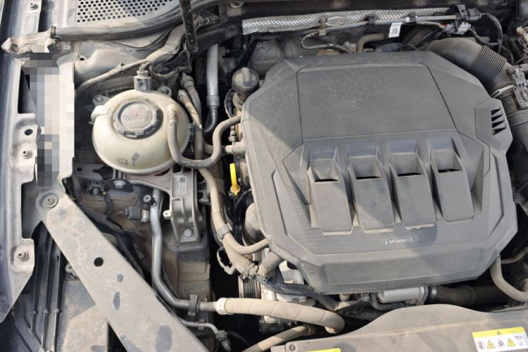Used Volkswagen Magotan 2021 330TSI DSG 30th Anniversary Edition Engine Bay Right