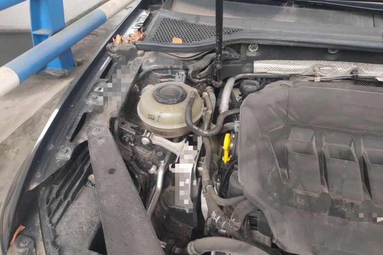 Used Volkswagen Magotan 2021 330TSI DSG 30th Anniversary Edition Engine Bay Right