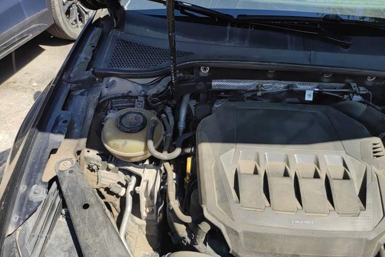 Used Volkswagen Magotan 2021 330TSI DSG 30th Anniversary Edition Engine Bay Right