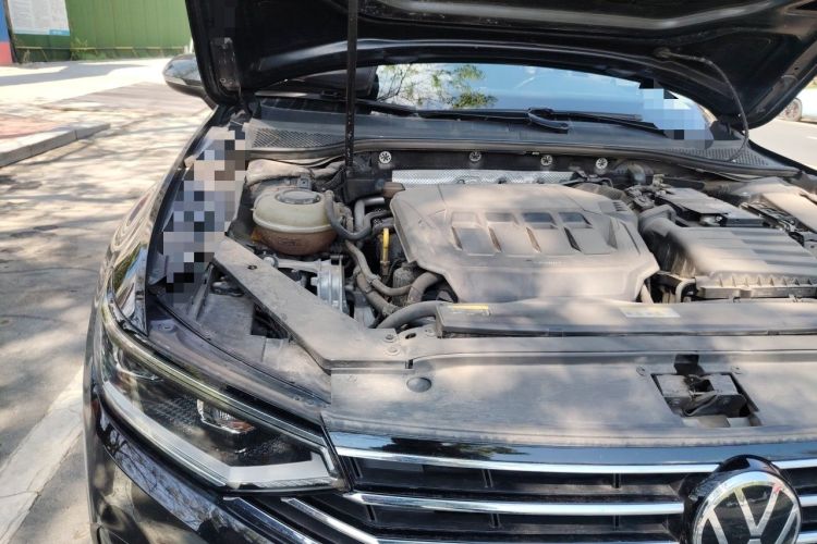 Used Volkswagen Magotan 2021 330TSI DSG 30th Anniversary Edition Engine Bay Right