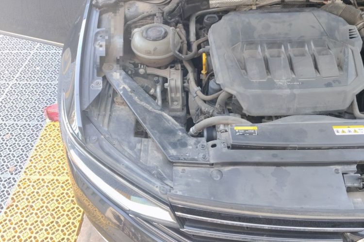 Used Volkswagen Magotan 2021 330TSI DSG 30th Anniversary Edition Engine Bay Right