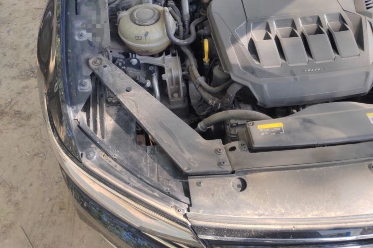 Used Volkswagen Magotan 2021 330TSI DSG 30th Anniversary Edition Engine Bay Right