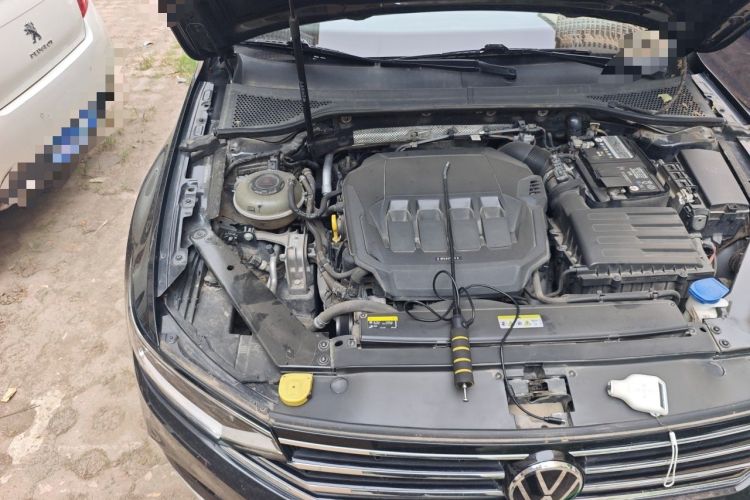 Used Volkswagen Magotan 2021 330TSI DSG 30th Anniversary Edition Engine Bay Right