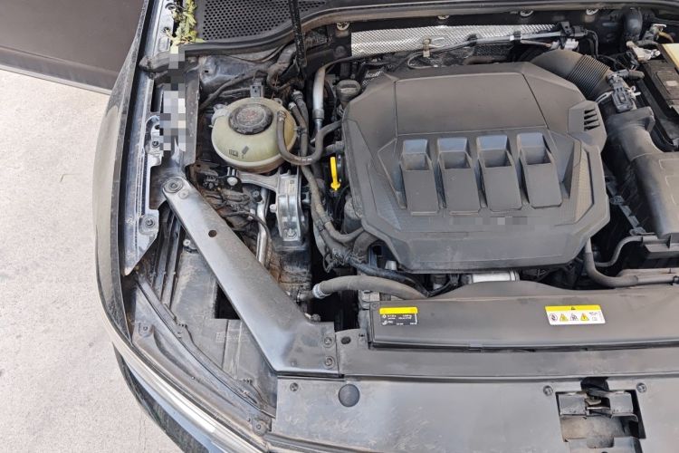 Used Volkswagen Magotan 2021 330TSI DSG 30th Anniversary Edition Engine Bay Right