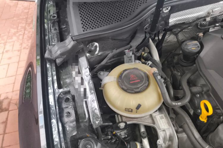 Used Volkswagen Magotan 2021 330TSI DSG 30th Anniversary Edition Engine Bay Right