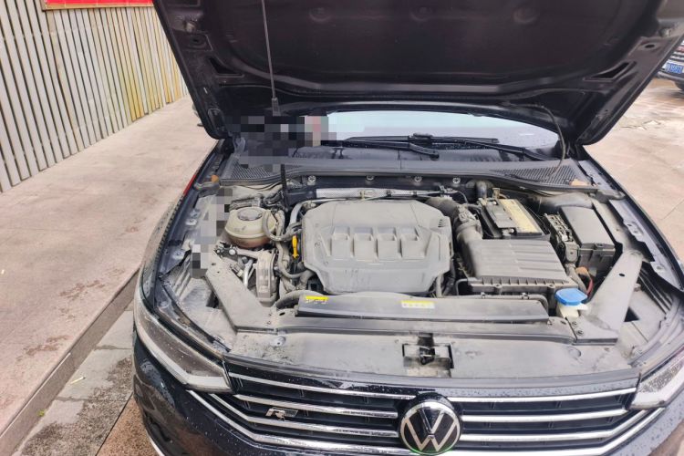 Used Volkswagen Magotan 2021 330TSI DSG 30th Anniversary Edition Engine Bay Right