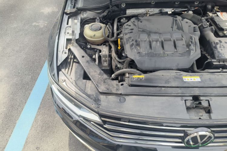 Used Volkswagen Magotan 2021 330TSI DSG 30th Anniversary Edition Engine Bay Right