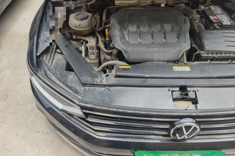 Used Volkswagen Magotan 2021 330TSI DSG 30th Anniversary Edition Engine Bay Right