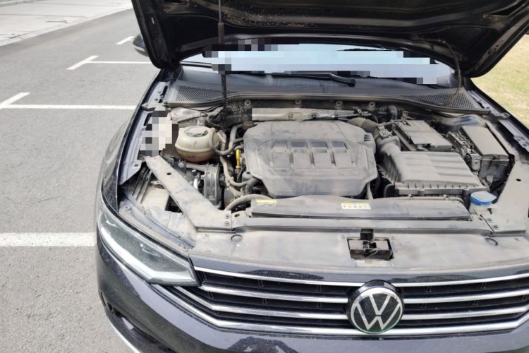 Used Volkswagen Magotan 2021 330TSI DSG 30th Anniversary Edition Engine Bay Right