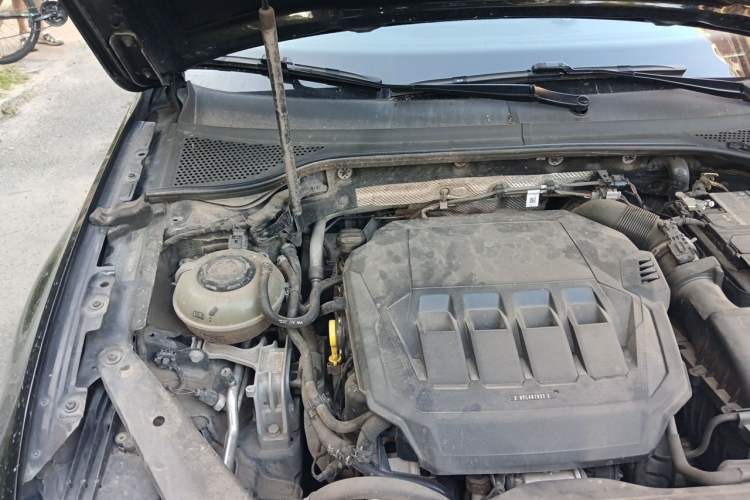 Used Volkswagen Magotan 2021 330TSI DSG 30th Anniversary Edition Engine Bay Right