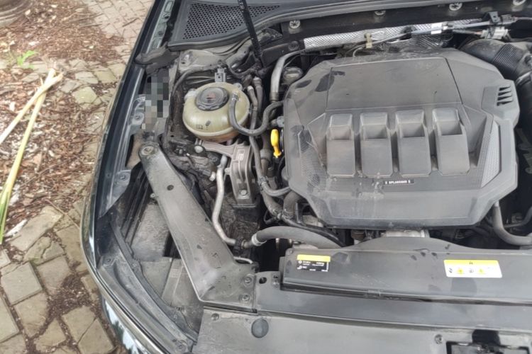 Used Volkswagen Magotan 2021 330TSI DSG 30th Anniversary Edition Engine Bay Right