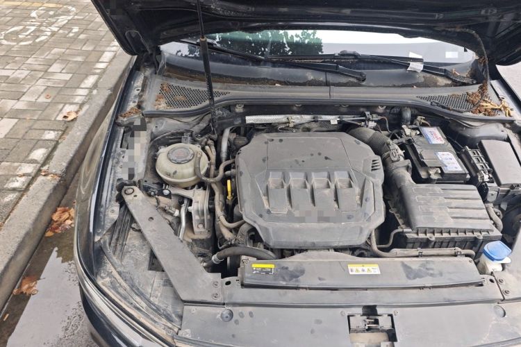 Used Volkswagen Magotan 2021 330TSI DSG 30th Anniversary Edition Engine Bay Right
