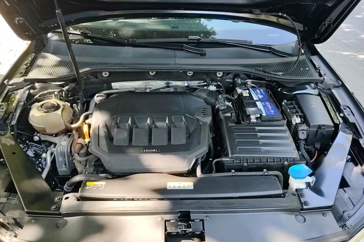 Used Volkswagen Magotan 2021 330TSI DSG 30th Anniversary Edition Engine Bay