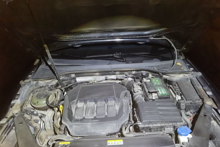 Used Volkswagen Magotan 2021 330TSI DSG 30th Anniversary Edition Engine Bay