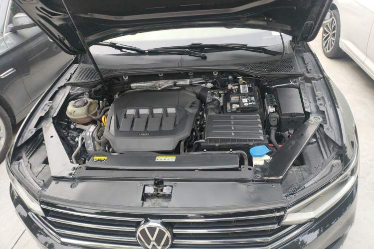 Used Volkswagen Magotan 2021 330TSI DSG 30th Anniversary Edition Engine Bay