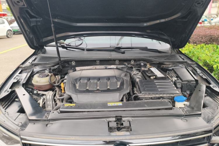 Used Volkswagen Magotan 2021 330TSI DSG 30th Anniversary Edition Engine Bay