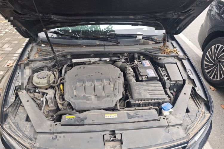 Used Volkswagen Magotan 2021 330TSI DSG 30th Anniversary Edition Engine Bay