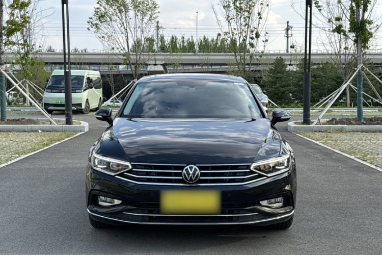 Used Volkswagen Magotan 2021 330TSI DSG 30th Anniversary Edition Exterior 1