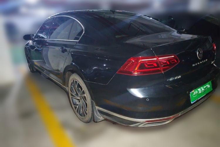 Used Volkswagen Magotan 2021 330TSI DSG 30th Anniversary Edition Exterior 2