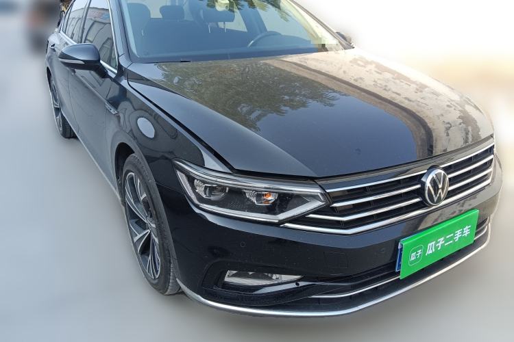 Used Volkswagen Magotan 2021 330TSI DSG 30th Anniversary Edition Exterior 2