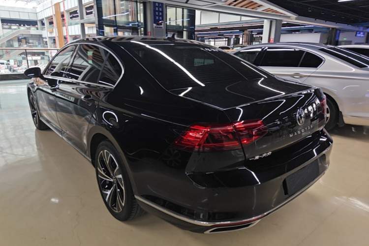 Used Volkswagen Magotan 2021 330TSI DSG 30th Anniversary Edition Exterior 2