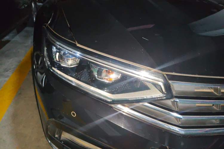 Used Volkswagen Magotan 2021 330TSI DSG 30th Anniversary Edition Exterior 3
