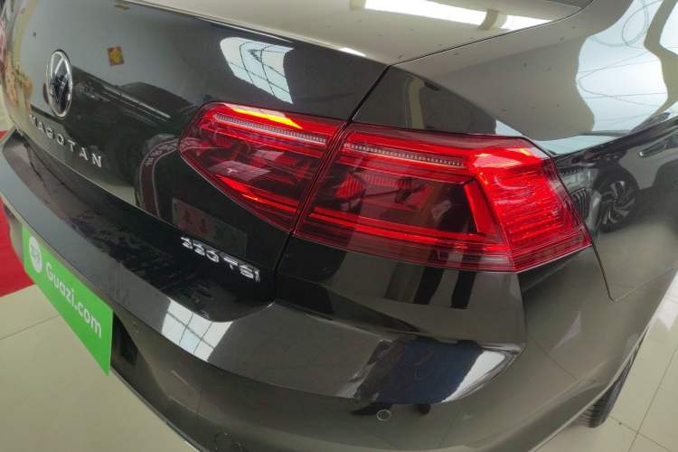Used Volkswagen Magotan 2021 330TSI DSG 30th Anniversary Edition Exterior 3