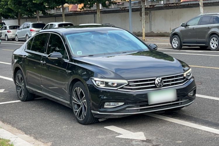 Used Volkswagen Magotan 2021 330TSI DSG 30th Anniversary Edition Exterior 3