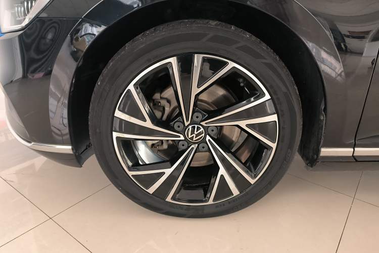 Used Volkswagen Magotan 2021 330TSI DSG 30th Anniversary Edition Exterior 7