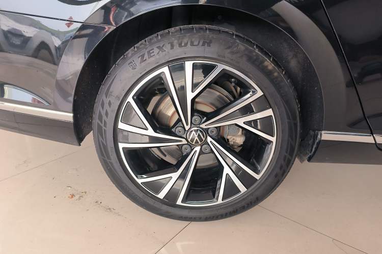 Used Volkswagen Magotan 2021 330TSI DSG 30th Anniversary Edition Exterior 8