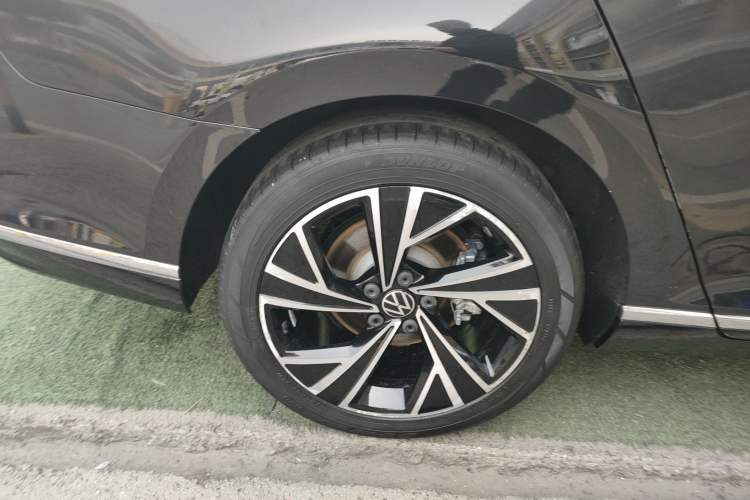 Used Volkswagen Magotan 2021 330TSI DSG 30th Anniversary Edition Exterior 8