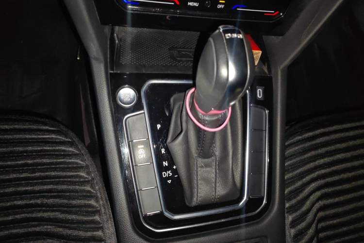 Used Volkswagen Magotan 2021 330TSI DSG 30th Anniversary Edition Gear Lever
