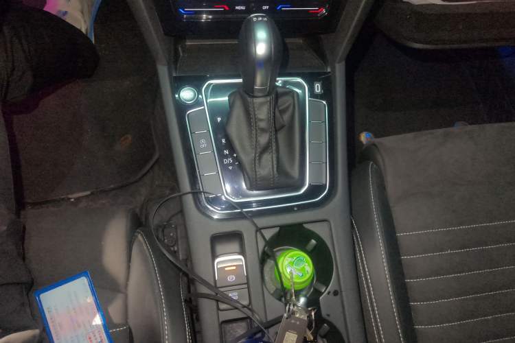 Used Volkswagen Magotan 2021 330TSI DSG 30th Anniversary Edition Gear Lever