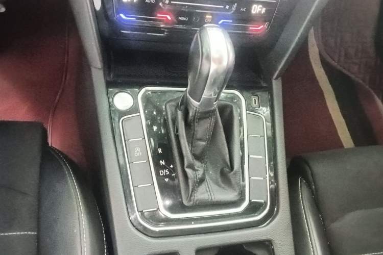 Used Volkswagen Magotan 2021 330TSI DSG 30th Anniversary Edition Gear Lever