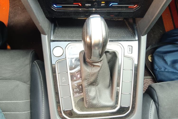 Used Volkswagen Magotan 2021 330TSI DSG 30th Anniversary Edition Gear Lever