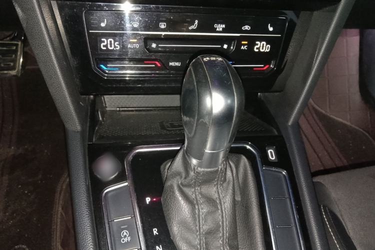 Used Volkswagen Magotan 2021 330TSI DSG 30th Anniversary Edition Gear Lever