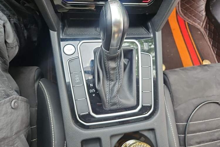 Used Volkswagen Magotan 2021 330TSI DSG 30th Anniversary Edition Gear Lever
