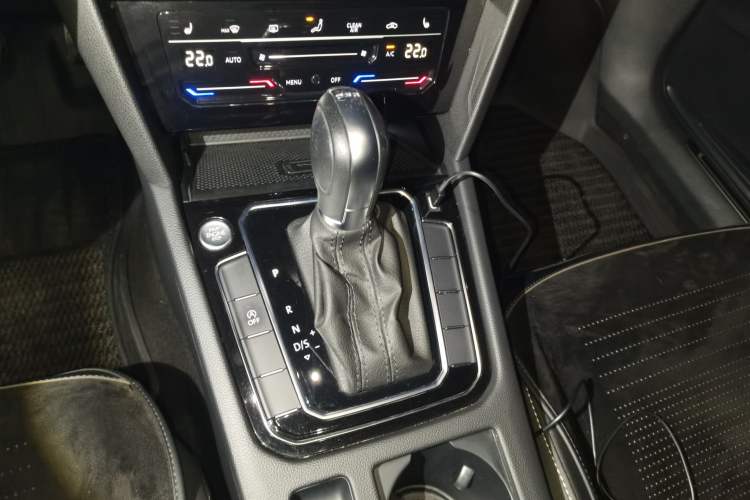 Used Volkswagen Magotan 2021 330TSI DSG 30th Anniversary Edition Gear Lever