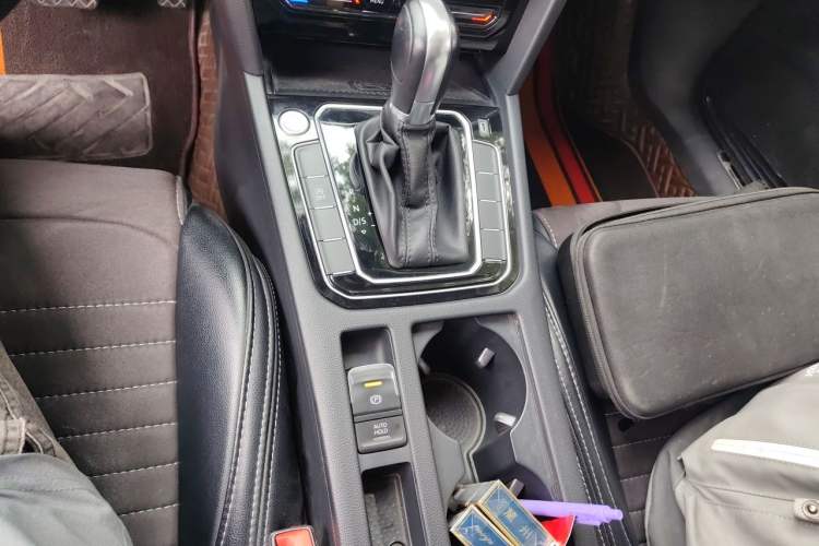 Used Volkswagen Magotan 2021 330TSI DSG 30th Anniversary Edition Gear Lever